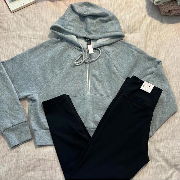 Victoria’s Secret On Point Activewear set - Picture 5 of 5